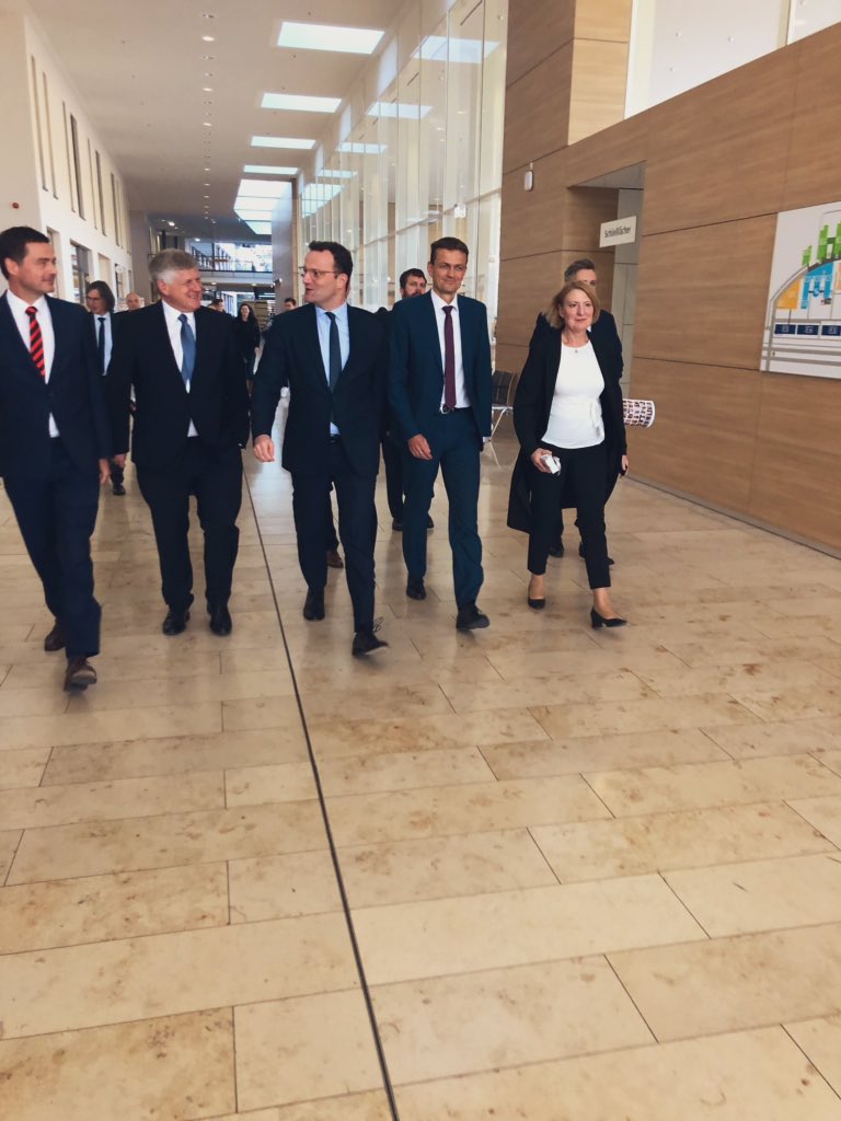 cdu_thueringen's tweet photo. Danach besichtigen @MikeMohring, @jensspahn und unsere Jenaer Direktkandidaten Guntram #Wothly und Rosa Maria #Haschke die neue Integrierte Notfallversorgung im @ukj_jena. #Aufbruch2019 #HeimatmitZukunft https://t.co/ytU1MIBTcX