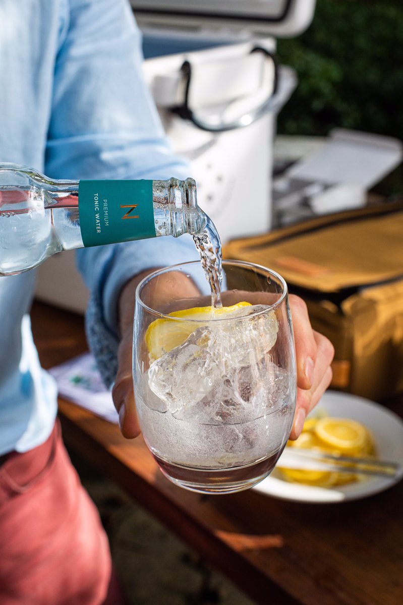 Nearly Gin o’clock time...expertly poured here by <a href="/colwithfarmdist/">Colwithfarmdist</a> and <a href="/navasdrinks/">Navas</a> <a href="/PhilleighWay/">Philleigh Way</a> #happerley #happerleytransparent #provenance