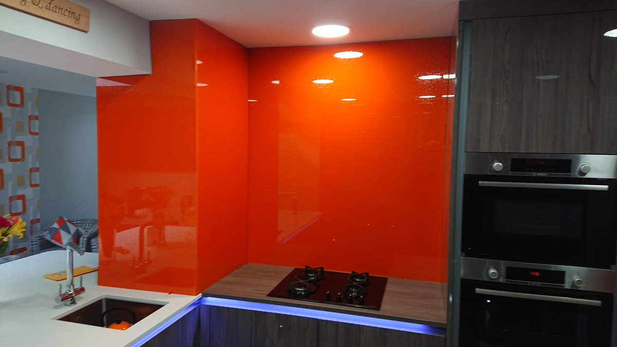 Another gorgeous #glasssplashback supplied and fitted. Get creative with your #kitchendesign !