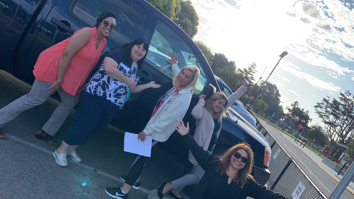 SparkleKTeach's tweet photo. @MontParkSchool 🤩😎 https://t.co/nNNSxdasoG