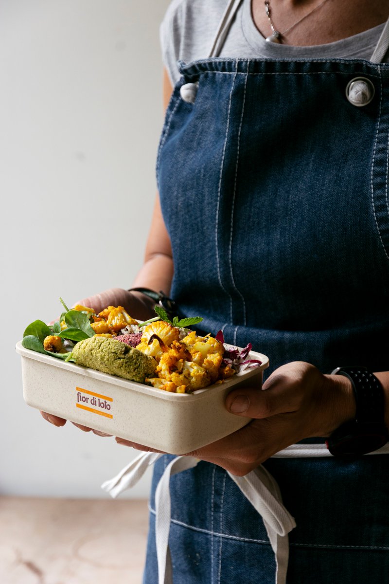 Una giornata di fine settembre speciale: una lezione di yoga con Micol Dell'Oro, i consigli per un pasto da consumare fuori casa della nutrizionista Martina Donegani, la schiscetta perfetta di Valeria Airoldi. 
La ricetta la trovate qui: fiordiloto.it/it/ricette/la-…