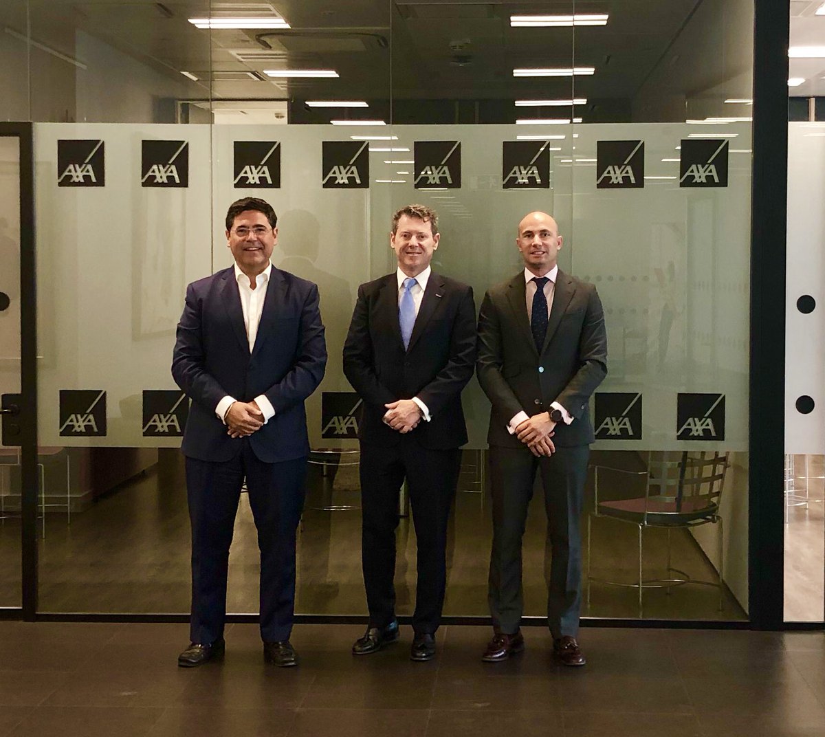 En Madrid, @AXAExclusiv con Óscar Sanguino <a href="/0sanguino/">Oscar Sanguino Gonzalez</a>, Presidente de la Sociedad Española de Pilotos Aéreos SEPLA <a href="/sepla_pilotos/">Sepla</a>
✈️
Explorando proyectos de colaboración de <a href="/AXASegurosEs/">AXA España</a> y <a href="/FundacionAXA/">Fundación AXA</a> para minimizar los accidentes aéreos.
👍🏼👌🏼