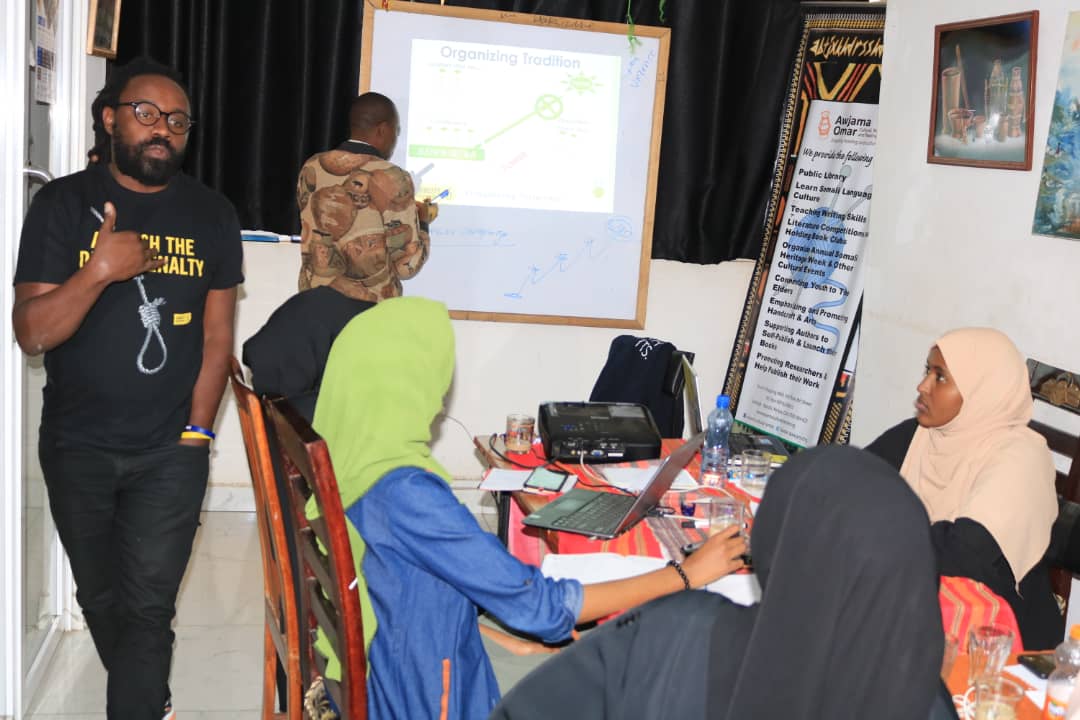 ImitiazHassan's tweet photo. When people understand their rights, they can become empowered to stand up for them. Thank you @AmnestyKenya for Empowering us and training us to be our own voices. @amnesty #HumanRights #Rights @AminaJMohammed @AWLNetwork @MaimunahSharif @irunguhoughton @OkumuJacob https://t.co/2UcQwfL6xO