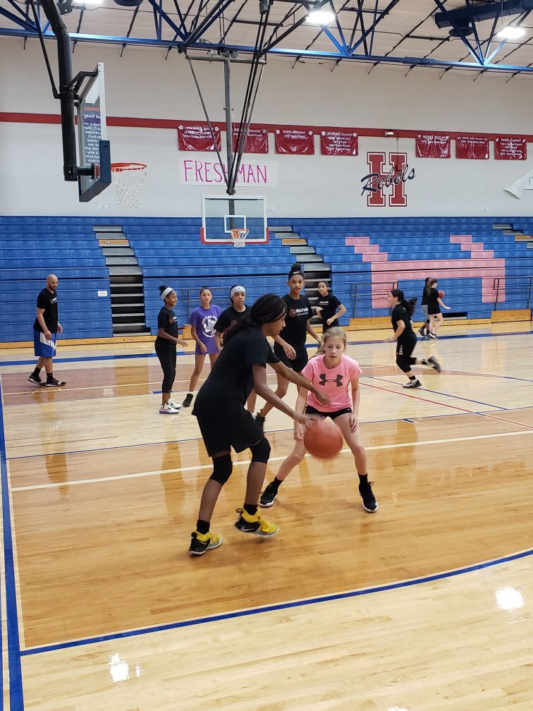 stat_elite's tweet image. Our middle school girls Skills Lab session went well yesterday. Can’t wait to do it again. Thanks to everyone who came out to help &amp;amp; those who participated 💯 #Statpro #BackInTheLab #STATFamily #TrustTheProcess  #BasketballTrainer #statpro #WeBelieve #basketball #elitebasketball