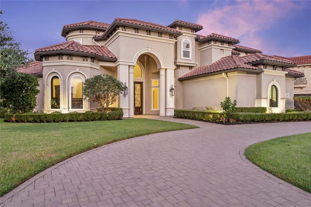 HollyThomp's tweet photo. RARE OPPORTUNITY to own a TRUE CUSTOM HOME  within the Gated &amp; Exclusive community of Crescent View Estates in Riverstone! 🌟🌟🌟

#hollythompsonrealtor #sugarland #riverstone #realestate #buywithconfidence #sellwithsuccess #exprealty #exprealtyproud

https://t.co/eaClD5gDLy https://t.co/KL2K3K3Fcl