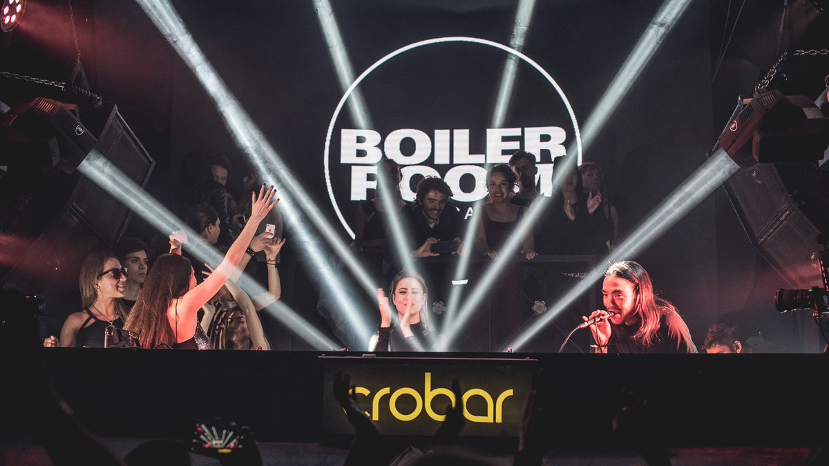 Así disfrutamos del  BOILER ROOM Buenos Aires junto al  ascendente dúo austriaco <a href="/HVOB_official/">HVOB</a> presentándose por primera vez en el país, y los talentosos argentinos Juan Hansen y <a href="/victoriaengel_/">Victoria Engel</a> el ultimo Viernes 4 de Octubre 2019 en #CrobarClub.