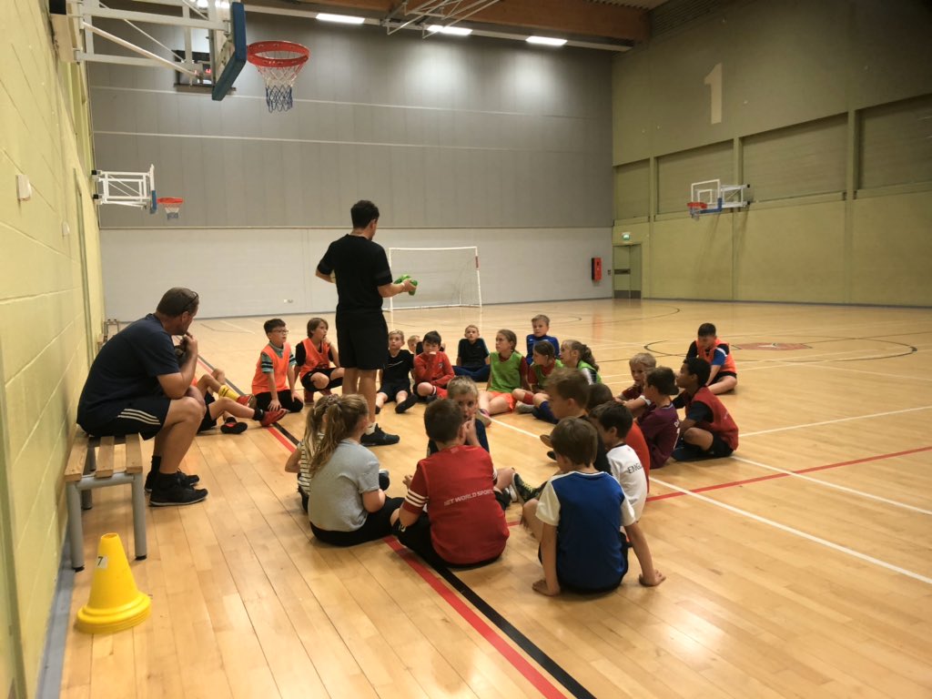 HertsFutsal's tweet photo. The Herts Futsal Academy is now in full swing. Another great session on  Friday night. ⚽️👍 https://t.co/B2ZhQeoPEI