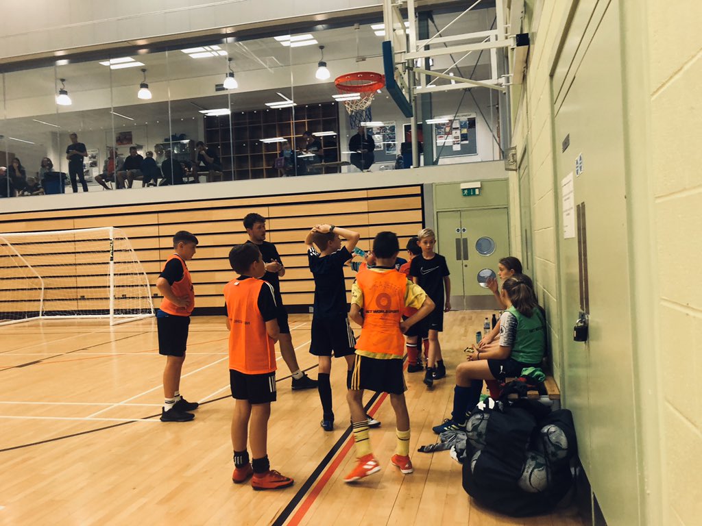 HertsFutsal's tweet photo. The Herts Futsal Academy is now in full swing. Another great session on  Friday night. ⚽️👍 https://t.co/B2ZhQeoPEI