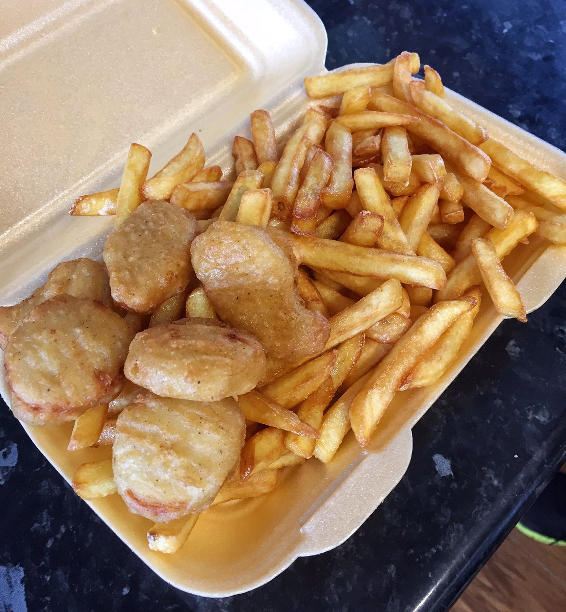 SnapBoxCafe's tweet image. Snap Box Cafe Takeaway Hot Meal, 6 Chicken Nuggets and Chips/ Fries without the beans as requested by the customer... 
Only £3.50🍗🍟