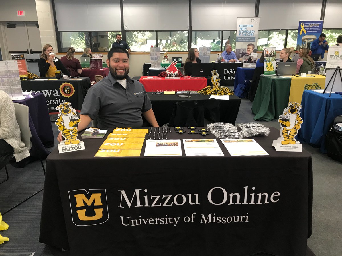 Missouri_Online's tweet photo. Curious about a #TransferToMizzou? Moisés is at @MCCKansasCity's Longview Transfer Fair today from 10 a.m. to 1 p.m. with @MizzouTransfer!
Swing by and learn more about finishing like a Tiger.
🐯 https://t.co/EzMLduVrCh https://t.co/pt0bbl8f2s
