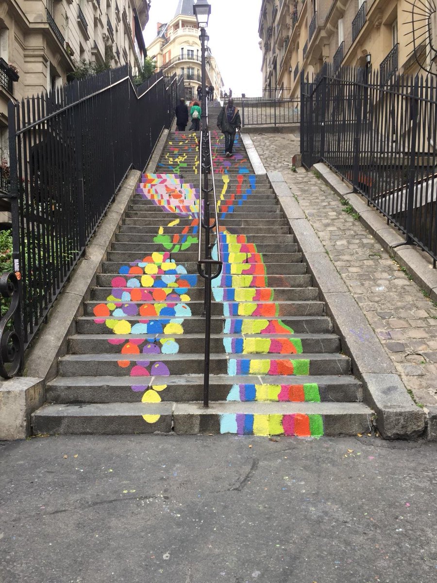 FDVMontmartre's tweet photo. Les escaliers sont prêts à vous accueillir en couleurs pour la @FDVMontmartre grâce aux écoles du 18e et du collectif SV ! RDV du 9 au 13 oct dans tout le 18e ! Prog et infos https://t.co/JwqTMT92Ee
#FDVM2019 #fetedesvendanges #colors #stairwaytoheaven #montmartre #paris18 https://t.co/Xzm5dXdnkK
