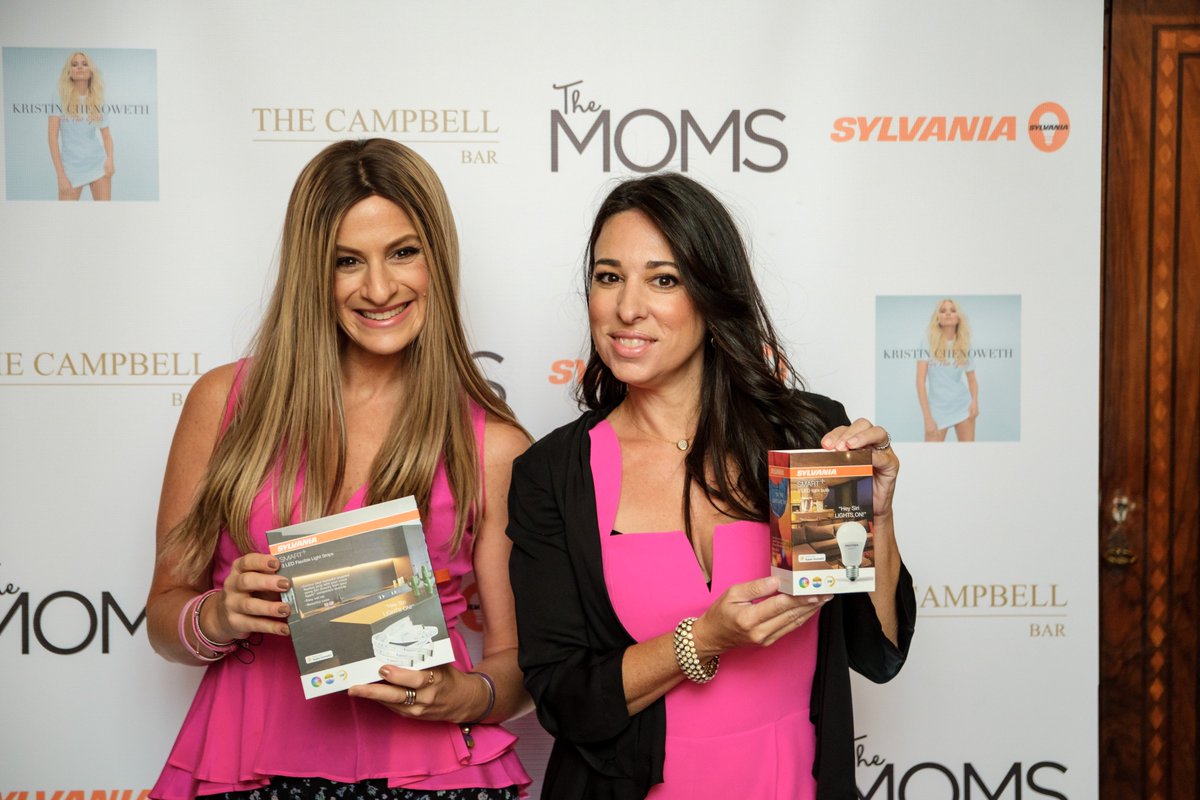 SYLVANIA's tweet photo. At a launch event for @KChenoweth's album #ForTheGirls, we had a great time celebrating the power of the female spirit &amp; how music &amp; light inspire us. We also shared how SMART+ lighting can #SimplifyYourLife &amp; #StyleYourLife. Check out our smart lights at https://t.co/Tbr0VFmJ9V. https://t.co/gIoTji1IWS