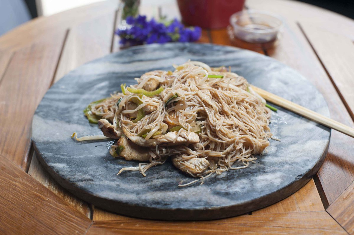 ChopAndWokUK's tweet photo. Did you know that we serve #glutenfree dishes? 😊 That's tonight's dinner sorted!

Order now, link in bio.⠀
⠀
#ChopAndWok #Chinese #ChineseFood #Food #HealthyFood #Healthy #Lean #Vegan #VeganTakeaways #LeanFood #Protein #ProteinFoods #Vegetables #Noodles #Rice #Hungry #Takeaway https://t.co/hKxVlQr9xg