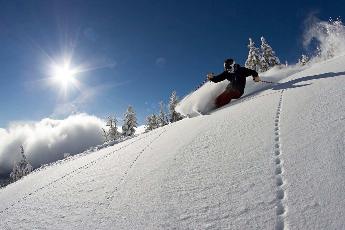 It’s time to start gearing up for winter! Join us to save big at our Gravity Sports Shop Sale coming up this weekend Oct. 12 – 13 from 9:00 a.m. to 5:00 p.m. Follow the link to learn more about the event's deals, sales, and bonus offers! mtbachelor.com/event/new-even…