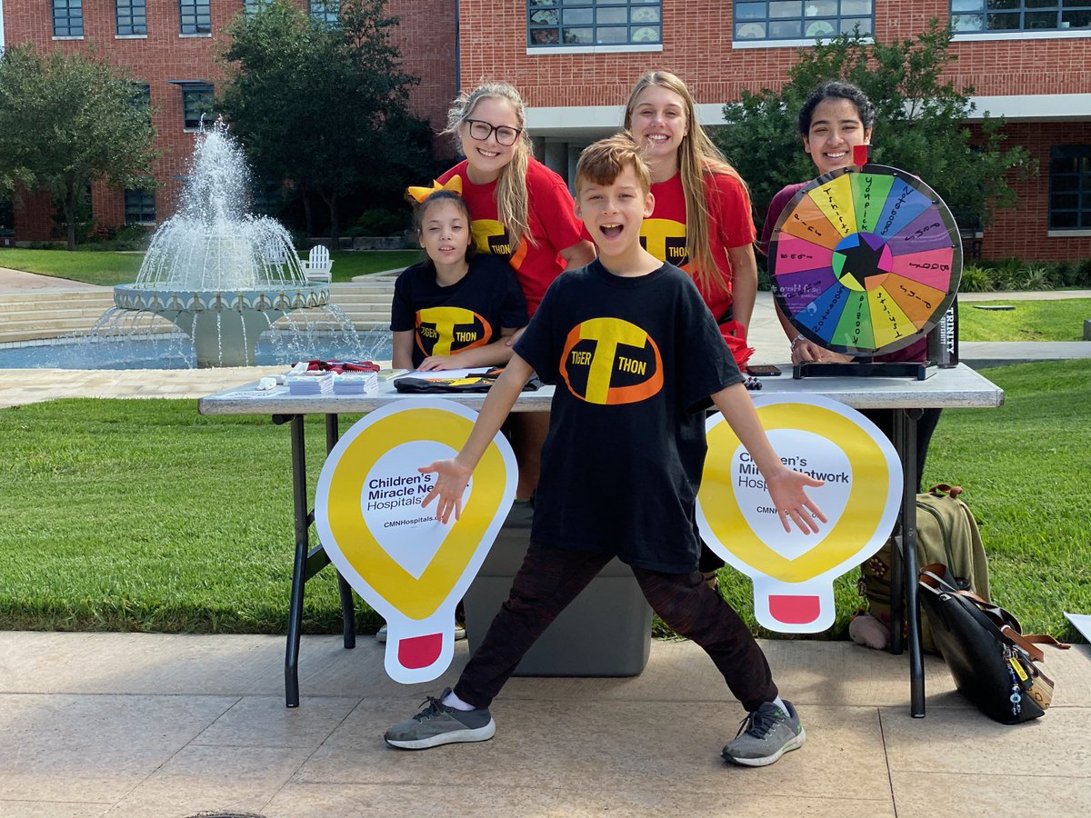 Love this! Students at <a href="/Trinity_U/">Trinity University</a> are campaigning on campus today in support of #ChildHealthDay! Joined by our @CMNHospitals Champions, Holly (2018) and Jagger (2019), the group is spreading awareness of the <a href="/TUTigerThon/">Trinity TigerThon</a> and <a href="/childrenshospsa/">CHRISTUS Children's</a>! #ForTheKids