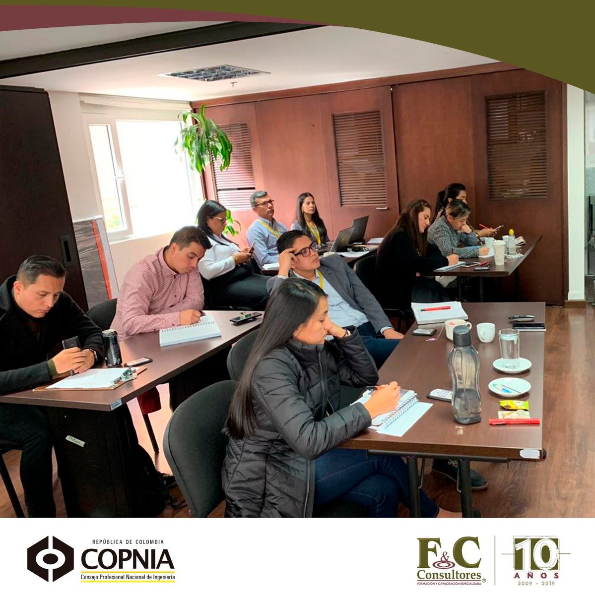 FYC_Consultores's tweet image. #simultaneamente nos encontramos desde @copnia
en un taller sobre, ¿Cómo hacer pliegos de cargos? 

#fyc #incompany #capacitacion #10años