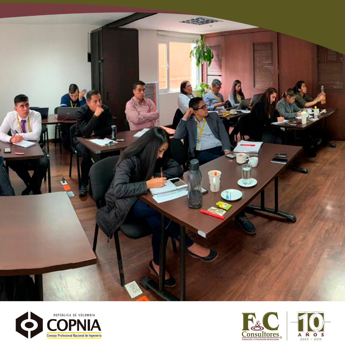 FYC_Consultores's tweet image. #simultaneamente nos encontramos desde @copnia
en un taller sobre, ¿Cómo hacer pliegos de cargos? 

#fyc #incompany #capacitacion #10años
