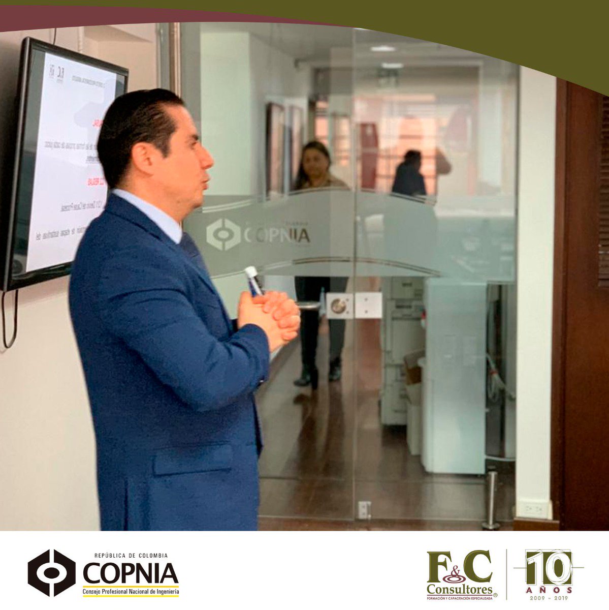 FYC_Consultores's tweet image. #simultaneamente nos encontramos desde @copnia
en un taller sobre, ¿Cómo hacer pliegos de cargos? 

#fyc #incompany #capacitacion #10años