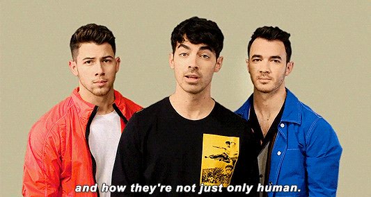 ganguejobros's tweet image. OLHA A CARA DO KEVIN E DO NICK OLHANDO PRO JOE FALANDO QUE ONLY HUMAN É  SOBRE CREPÚSCULO HAHAHAHAHAHAHAHAHA o Joseph, ele se supera demais, eu não aguento