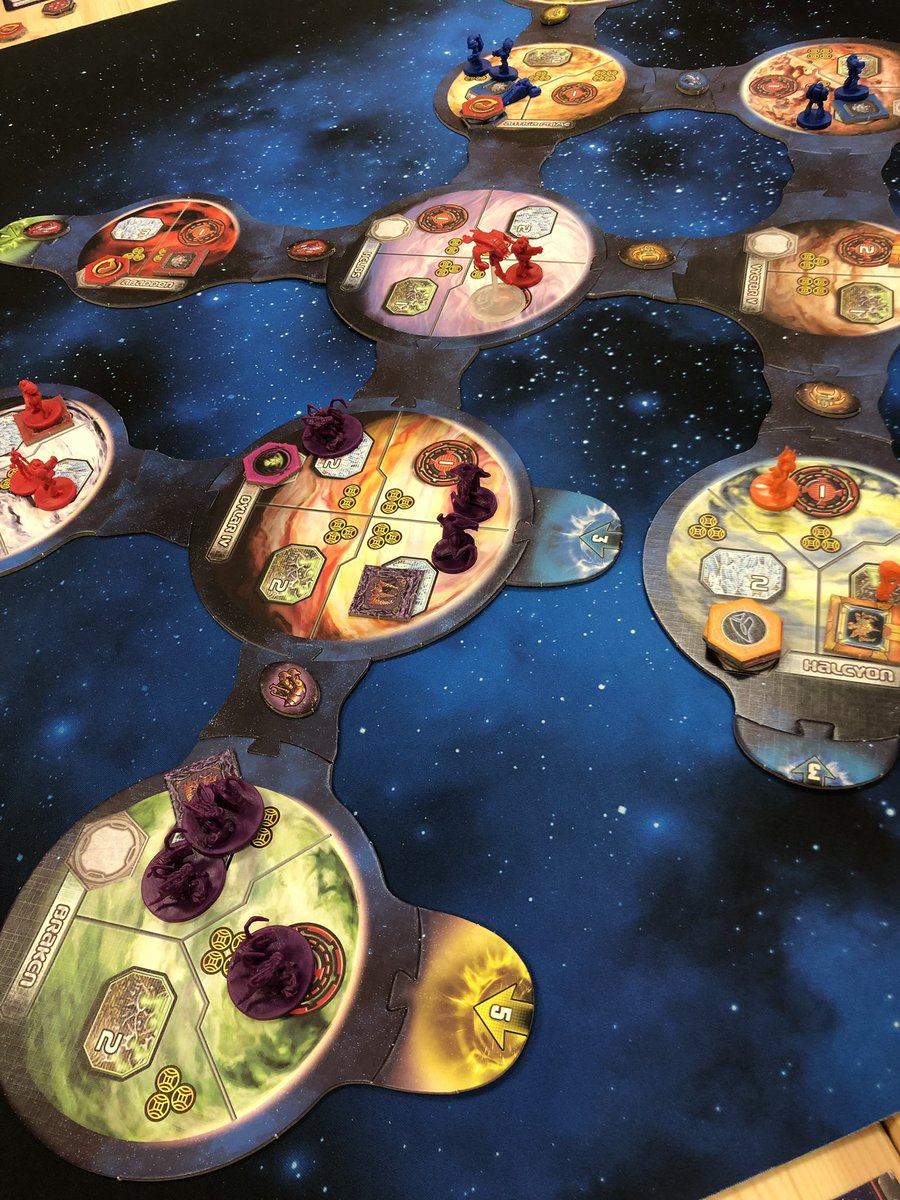 InstantLudique's tweet photo. Cette après-midi c’était gros Starcraft à la boutique 👽! #linstantludique #bethune #j2s #boardgames #starcraft #zerg #protoss #therans https://t.co/UMUj0BZ4e7