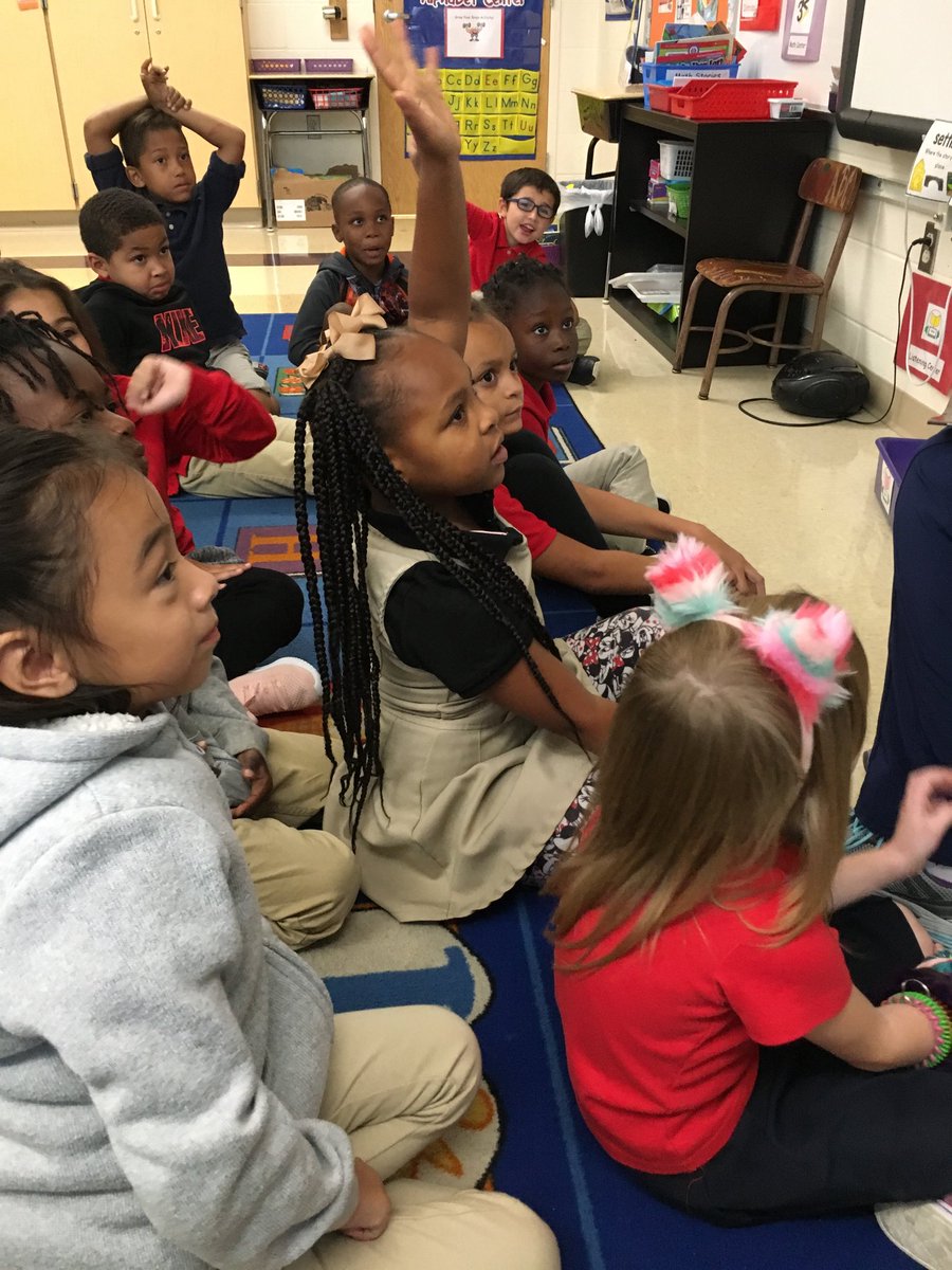 Mcscience348's tweet photo. Interdisciplinary teaching! Nonfiction text paired with science, reading, and writing! #STEAM #mthcs #WeAreMtHealthy #mthcsproud #GCSCstem #myohioclassroom https://t.co/bIkRbV1j0O