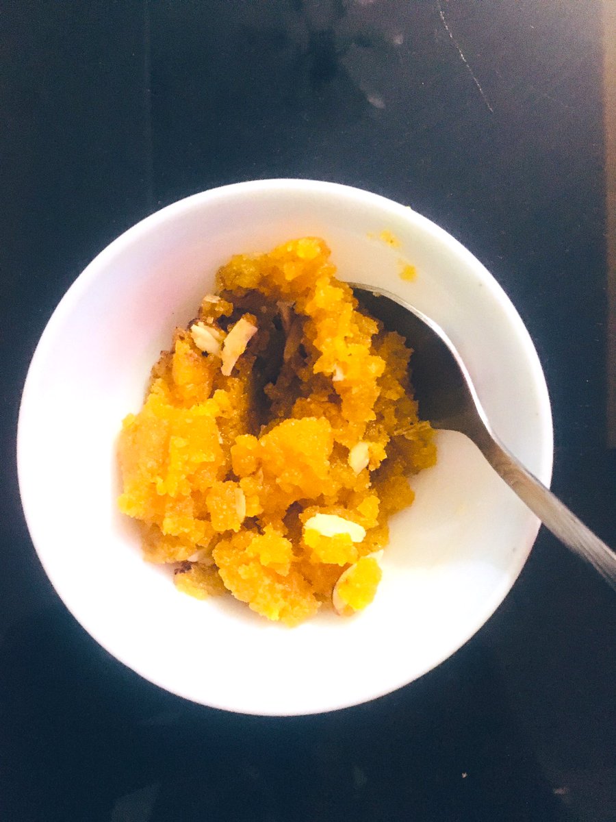 Ambarseriya's tweet photo. Mungi dal ka halwa .. Kuch mitha hojaye . #postDinner https://t.co/gSTljfa7Vv