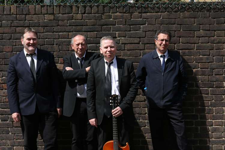 LDNJazzGuitar's tweet photo. Today's picks: @daveohig and @Rob_Luft launch their new album at @pizzajazzclub Soho / @mossfreed Union Division at @vortexjazz / @JT4tet at @BullsHeadLive / @andrejazz94 trio and jam at @CastleActon https://t.co/AKG4fdTFVS