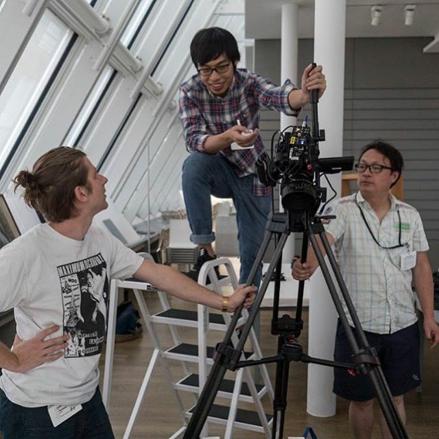 CAMLab5's tweet image. Here we are shooting in the @harvardartmuseums! So inspired by their incredible collection of #chineseart 
#motivationmonday #camlab #china #liuguosong #museums #film #filmmaking #paintings