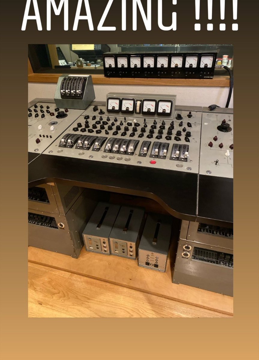 Garyismyhero's tweet photo. @GaryBarlow on #Instagram(-story) 😊 #studio #music #🎶 #orchestraday #🎧 #🎺 #🎻 #🎹 #gear #amazing #🎛 #🎚 https://t.co/4OKvL4TRt8