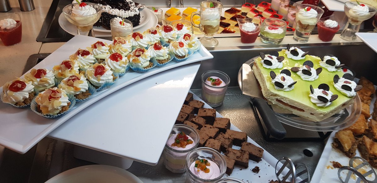 deGourlay's tweet photo. Dessert bar. #Pray4Peter https://t.co/dd0tsjhGo3