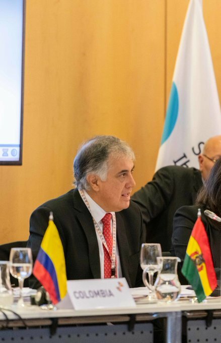 BolivPorElMundo's tweet photo. Embajador RamiroTapiaSai1 expone avances y aportes de #Bolivia en inclusión en el ámbito de la discapacidad durante la II Reunión Iberoamericana de Ministrs de Servicios Sociales preparatoria para la próxima Cumbre de #Andorra2020 🇦🇩 🇧🇴#BoliviaIntegra 🇧🇴 https://t.co/pLp0adEQ3X… https://t.co/sDP0S83TmW