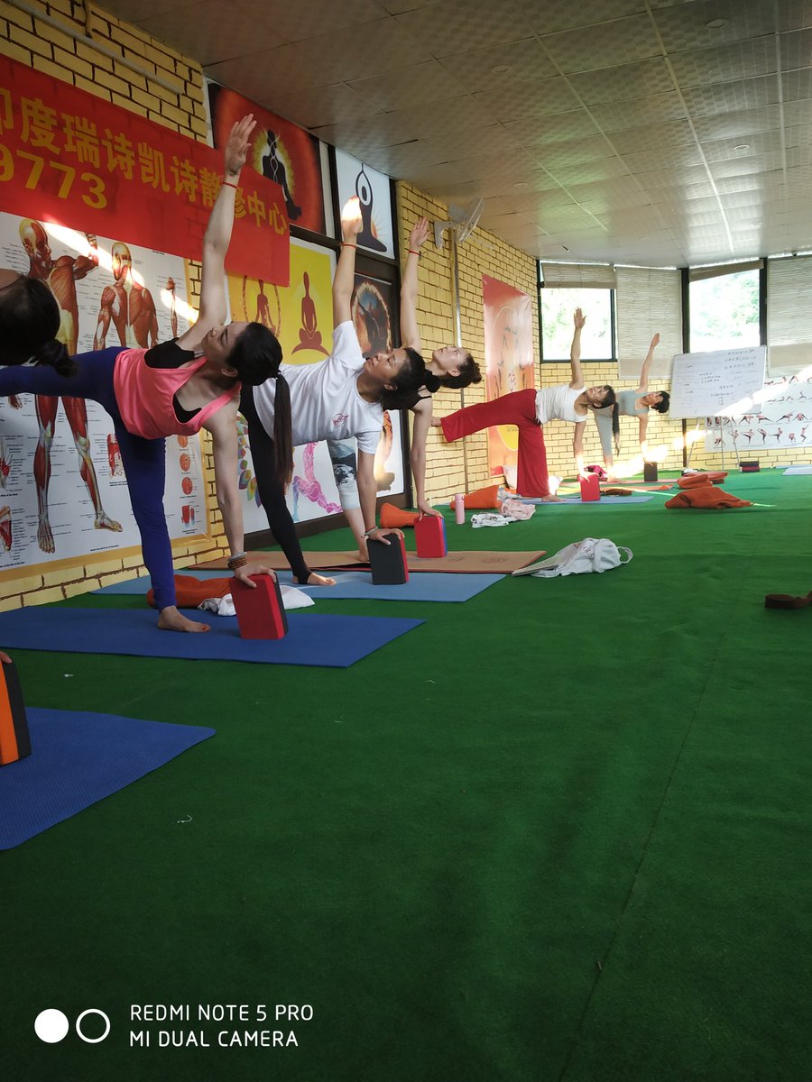 sunil_rayal's tweet photo. Know your capacities and continually improve upon them. #iyengaryogaclass #200hourteachertraining #ramjhula #rishikesh #chinesegroup 🎯⚛️☯️🕉️ https://t.co/VqjCx0iLdA