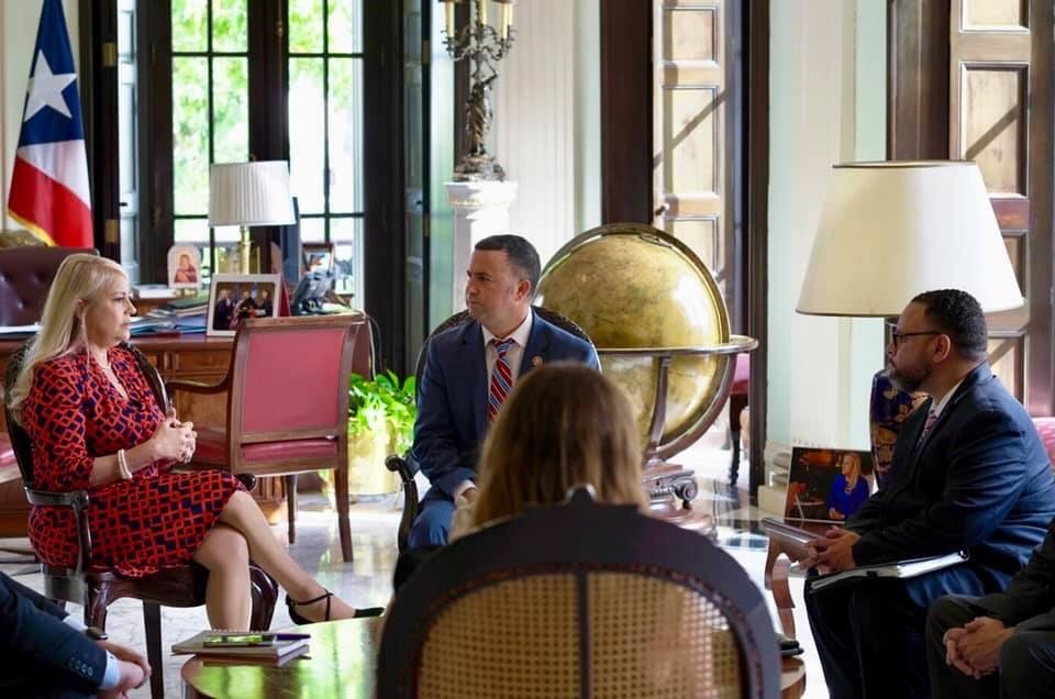femaregion2's tweet photo. Federal Disaster Recovery Coordinating Officer, Alex Amparo, met today with Governor Wanda Vázquez and state agency directors to discuss ongoing recovery projects in #PuertoRico. https://t.co/1oifAHjk3r