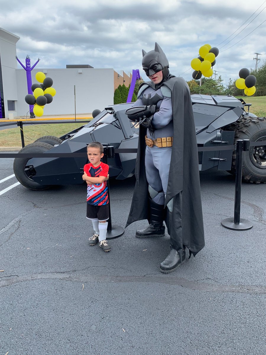 MilestoneLIVE's tweet photo. A Grand Opening isn't as grand without The Dark Knight! #grandopening #darkknight #batman #partycity https://t.co/neCtygTble