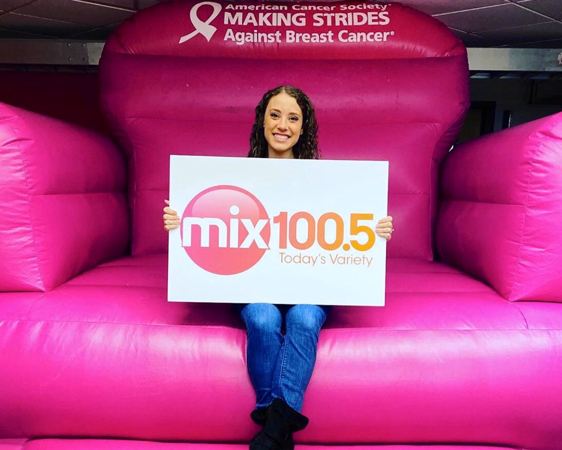 RochestersMix's tweet photo. Pretty in pink, @JulieD_ROC is supporting Breast Cancer Awareness Month and getting ready for the 2019 #MakingStridesROC Walk on October 20th! @CancerNYNJ https://t.co/f3Amja5aXH