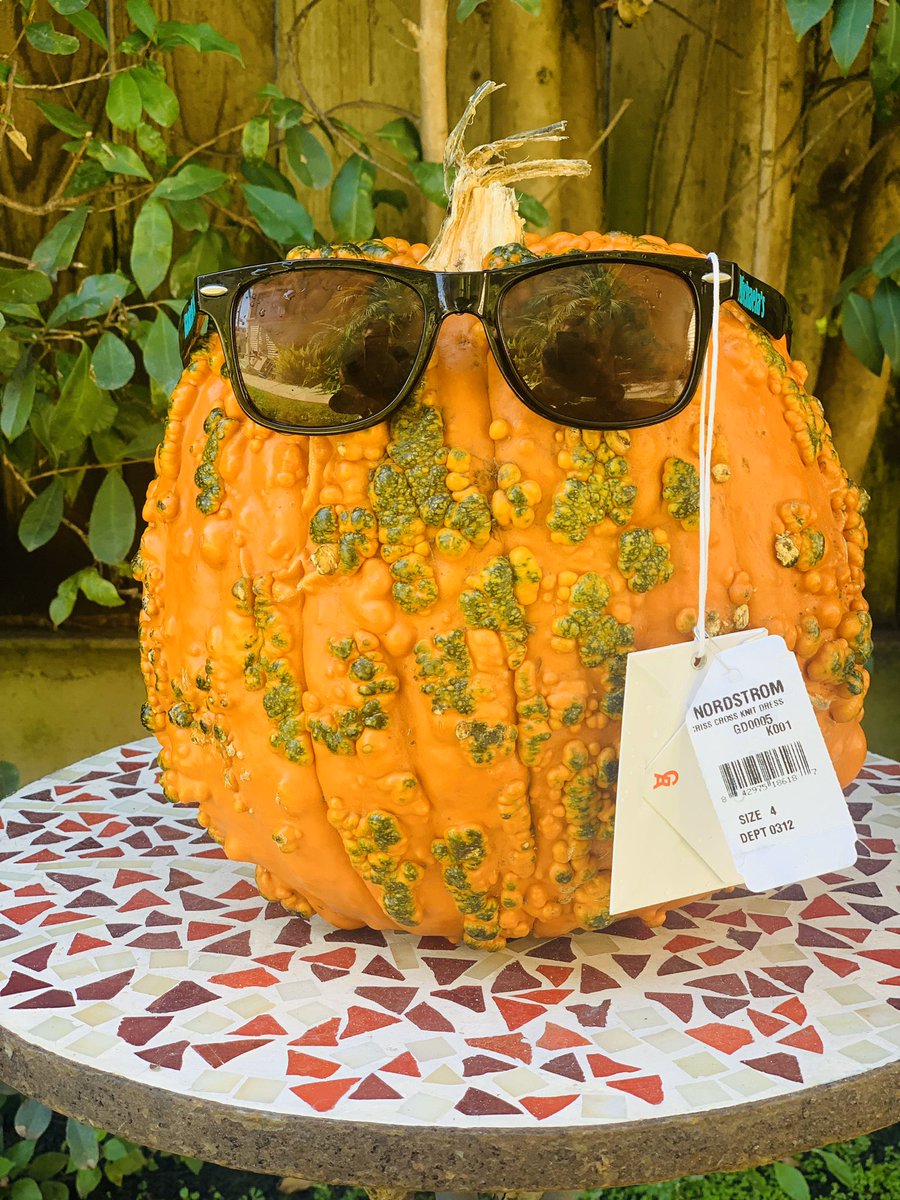vprpartypodcast's tweet photo. Guess Who???? Round 2! #PumpRules #vanderpumprulespumpkins #vanderpumprulesparty https://t.co/dAssoRZMbz
