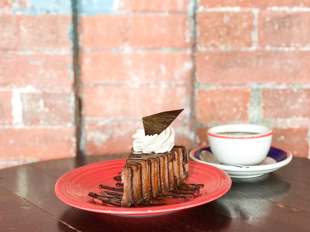 🚨New Postre Alert! 🚨
Sweeten up your week with our new postre, Mexican Chocolate Cheesecake will be featured at all La Familia Cortez restaurants! 
.
.
.
.
.
.
#dessert #instafood #dulce #chocolate #postres #sweet #delicious #sweets #picoftheday