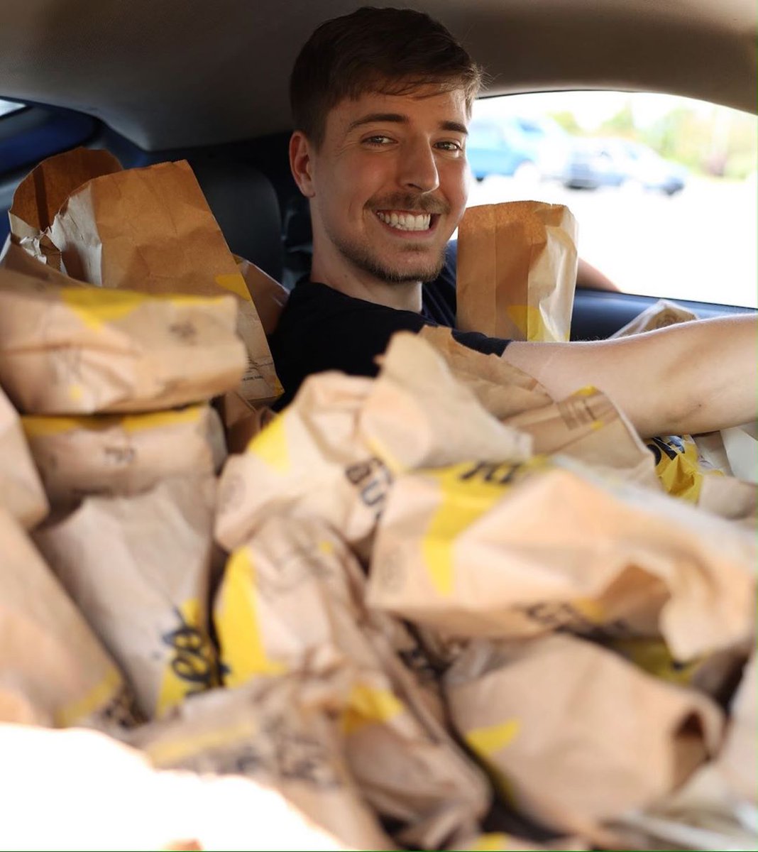 1,000 trips through a Hardee’s Drive Thru in one day? The @MrBeastYT crew set out to accomplish the unimaginable.
 
See if they did it here: youtube.com/watch?feature=…

#MrBeastxHardees