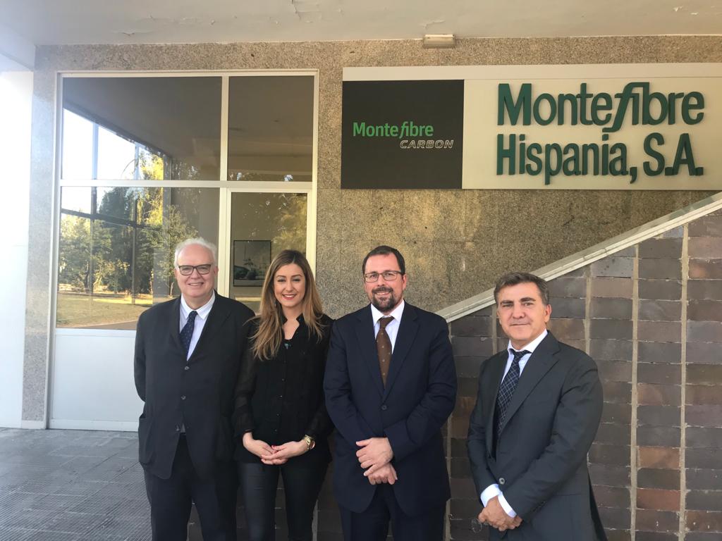 IndustriaGob's tweet photo. El SGIyP, Raül Blanco, acompañado por el DGIyP, Galo Gutiérrez, han visitado en Miranda de Ebro la empresa Montefibre Hispania, dedicada a fabricar fibra de carbono y beneficiaria del programa #Reindus. https://t.co/HkxFujtML8