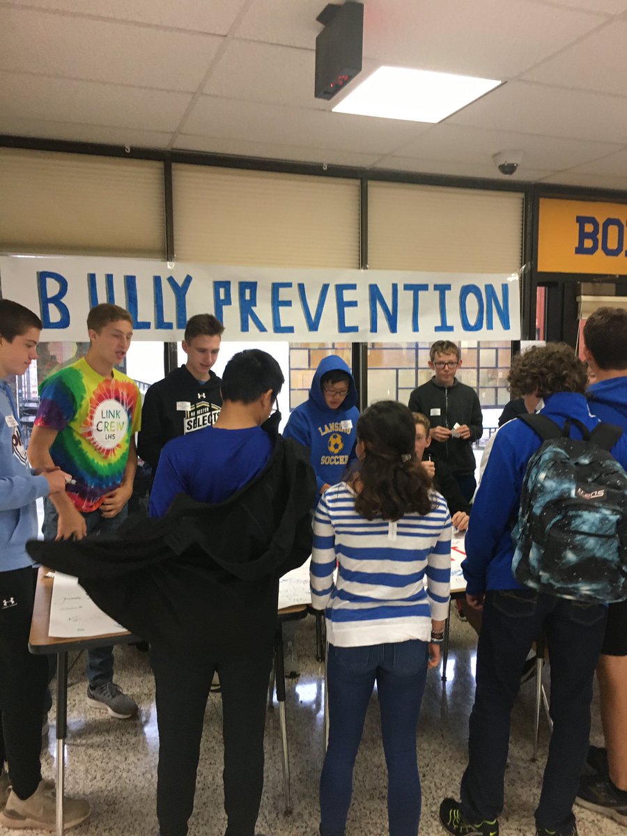 HornbrookPat's tweet photo. National Bullying Prevention Day 10/7!   LHS doesn’t stand for bullying!   #sofiefund #BeTheOne @LansingCSD @LCSDBobcats https://t.co/ZY8BkiRWVh