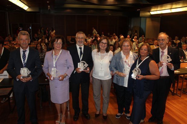 colegiomedicouy's tweet photo. Premios PAIME reconocen el “BienPro” del @colegiomedicouy, premio entregado al Dr. Juan José Dapueto, coordinador del #BienPro https://t.co/4KUcfWWmkp vía @OMC_Espana https://t.co/R0pxL5J9zo