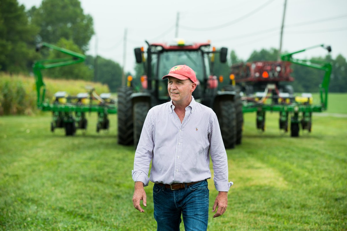 Microsoft's tweet photo. The @USDA_ARS aims to harness data and #AI using the FarmBeats program to grow sustainable crops. 🌾
Explore how: https://t.co/WEbXVPElzq https://t.co/LWlzYL2BXA