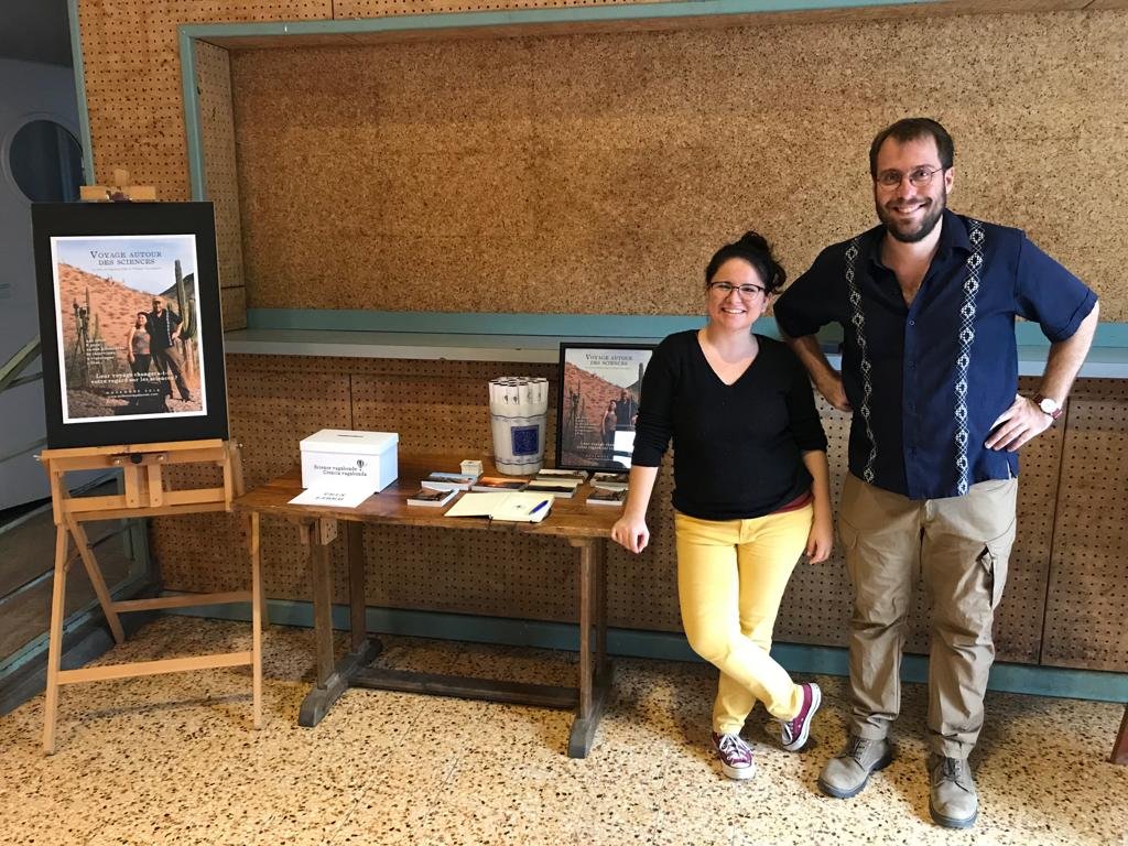 Ciencia_Vaga's tweet photo. Con más de cien personas en el salón de fiestas de #Jarcieu, ¡la primera proyección de #UnViajeAlrededorDeLaCiencia fue todo un éxito! 🤩 Muchas gracias a todos los que formaron parte de este momento tan especial ❤ Amigos en #México... ¡¡¡nos vemos muy pronto!!! 😎🇲🇽 https://t.co/R1pu4JN4H5