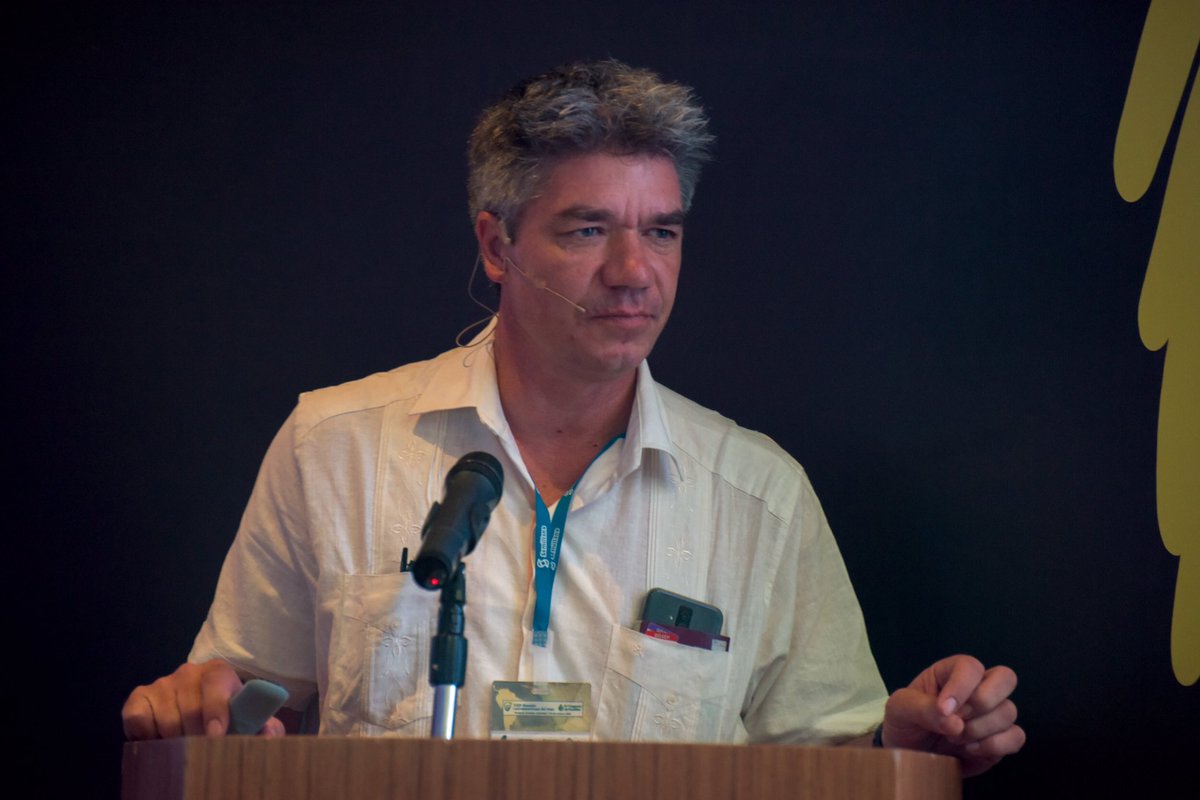 CIMMYTesp's tweet photo. .@kai_sonder, jefe de la Unidad de Sistemas de Información Geográfica del CIMMYT, presenta los cambios en la producción de maíz en America Latina como consecuencia de la variabilidad climática. https://t.co/tyjnaEx7rb