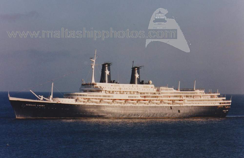 ShipsInPics's tweet photo. Thanks for the mention! Shipguru: #Liner #ACHILLE #LAURO berthed at #Viset (Now #VallettaCruisePort) , #Valletta (#GrandHarbour), #Malta - #September1993 - https://t.co/mHD2qaFt3w ShipsInPics worldshipsoc Valletta_Port CruiseAddicts https://t.co/RJo3rhGOyu