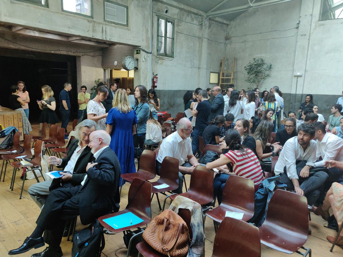 albertomedranom's tweet image. Un placer asistir al evento #btardes de @BCorpSpain en @ImpactHubMAD aprendiendo y debatiendo sobre cómo hacer que las empresas cambien su propósito y luchen por ser las mejores PARA el mundo