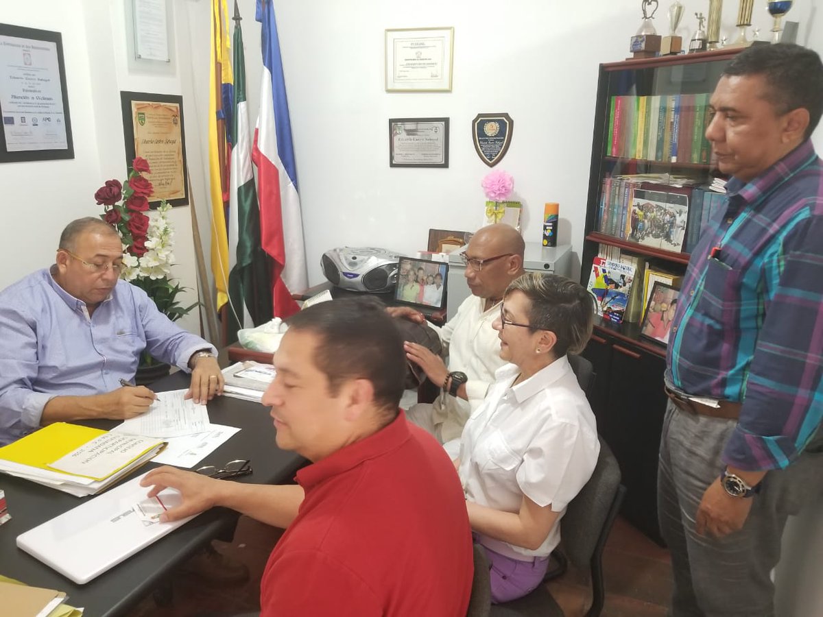 SomosCNPC's tweet photo. En #Valledupar junto a @MinInterior fortaleciendo el consejo municipal de participación ciudadana en el marco de la #SemanaDeLaParticipacion https://t.co/NnVAMUW9Pp