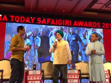 Hon’ble MoS (I/C) H&amp;UA Shri <a href="/HardeepSPuri/">Hardeep Singh Puri</a> Ji received the India Today Safaigiri Award 2019 for the very useful &amp; popular Swachhata Mohua App. Many Congratulations Sir.