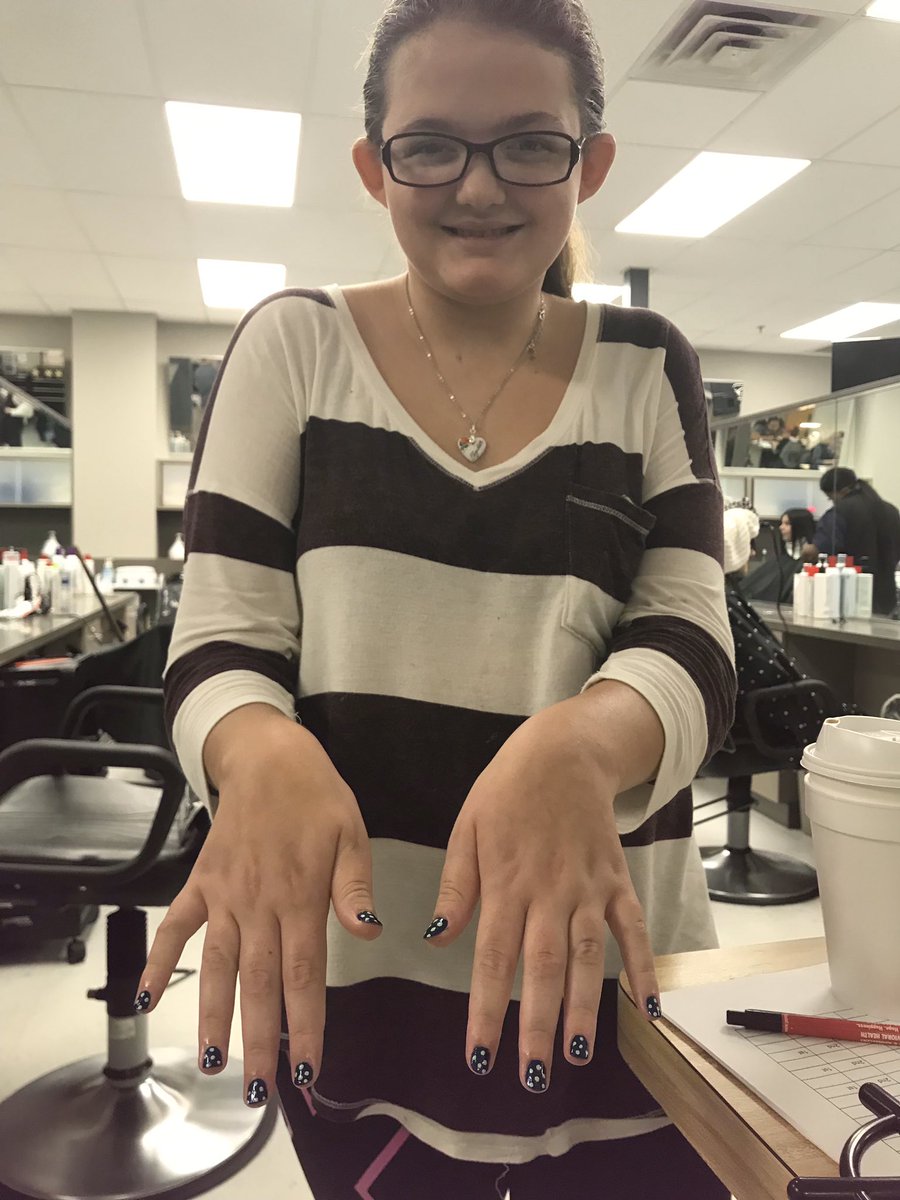 EarlyCollege_AP's tweet photo. Always great when we collaborate!! Thanks to @AHSScanlon and the senior cosmetology students at Alliance High School for letting some of our students come by today!! #ACSpresents #RepThatA https://t.co/mNVWYyDpPh