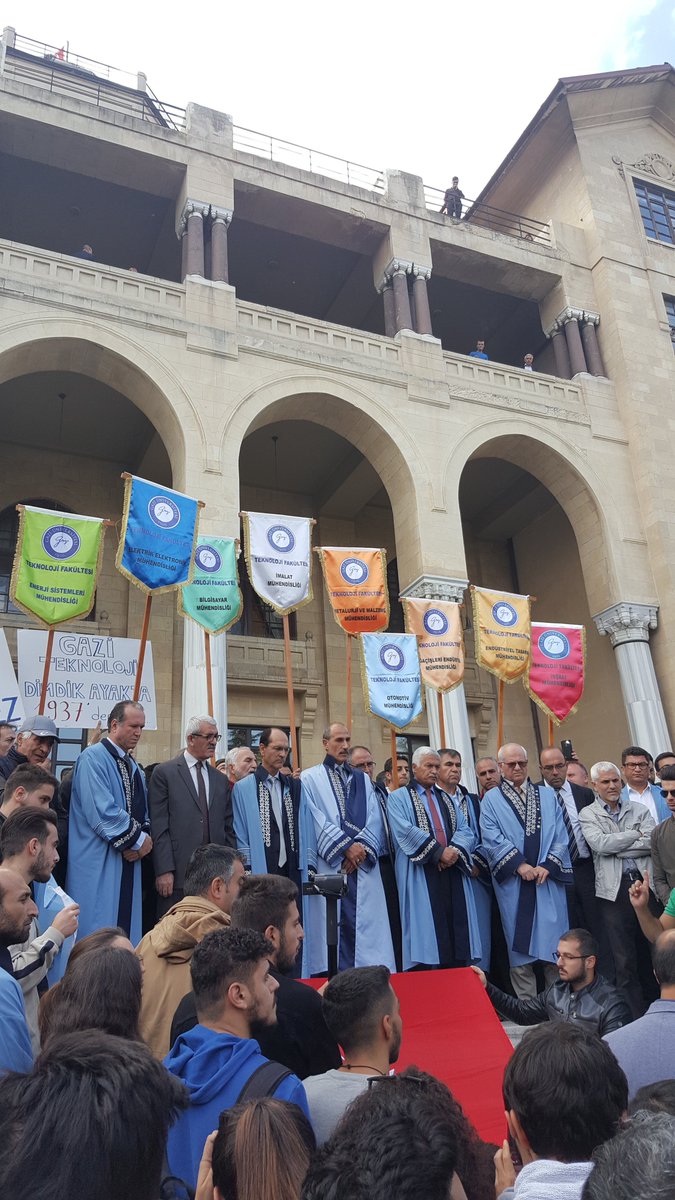 #GaziTFDimdikAyakta 
#GaziTeknolojiyeDokunma 
#oegrenciburadaREKTOERnerede 

<a href="/Uslan_ibrahim/">İbrahim Uslan</a> 
<a href="/yekta_sarac/">Prof. Dr. M. A. Yekta Saraç</a>